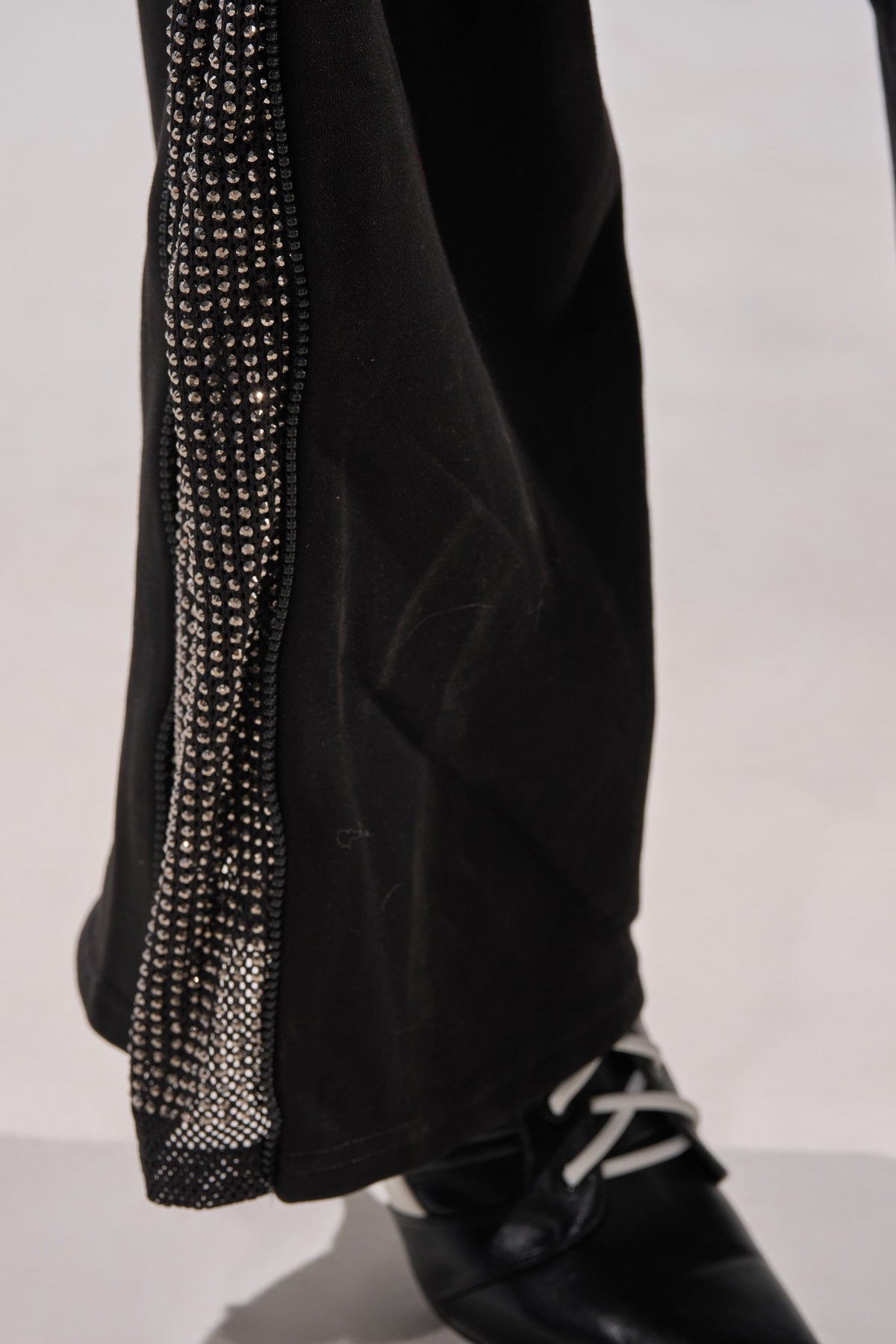 OPEN UP WIDE LEG JOGGER WITH RHINESTONE