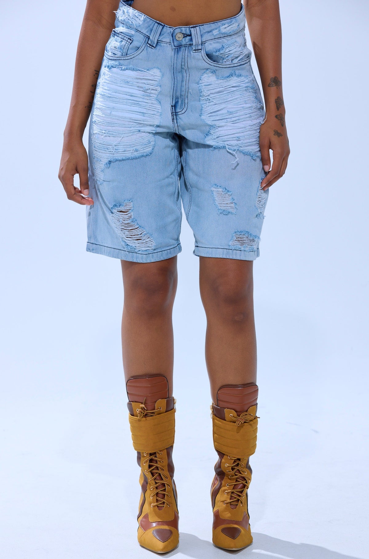 KIMMY DISTRESSED BERMUDA SHORT
