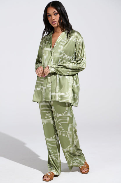 MIXED FEELINGS BUTTON DOWN TOP