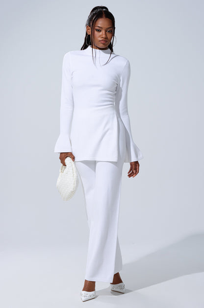 GET COZY WITH ME OVERSIZED SWEATER IN WHITE