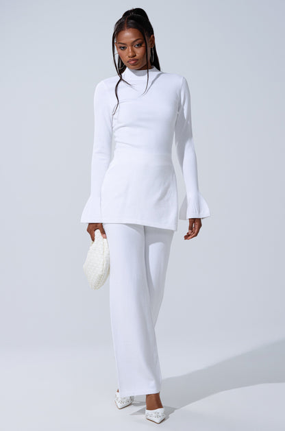 GET COZY WITH ME OVERSIZED SWEATER IN WHITE