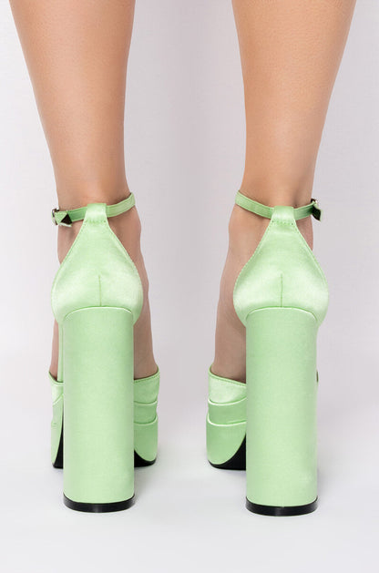 AZALEA WANG TALK ABOUT IT CHUNKY SANDAL IN GREEN