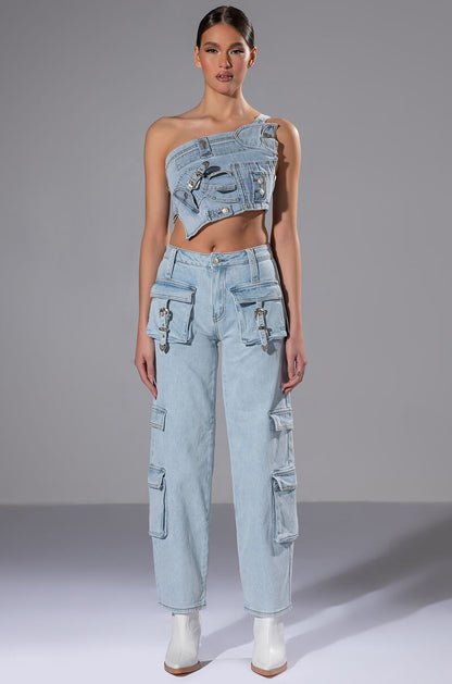 KENLY BUCKLE DETAIL RELAXED FIT JEANS