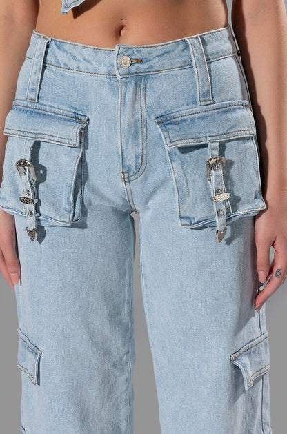 KENLY BUCKLE DETAIL RELAXED FIT JEANS