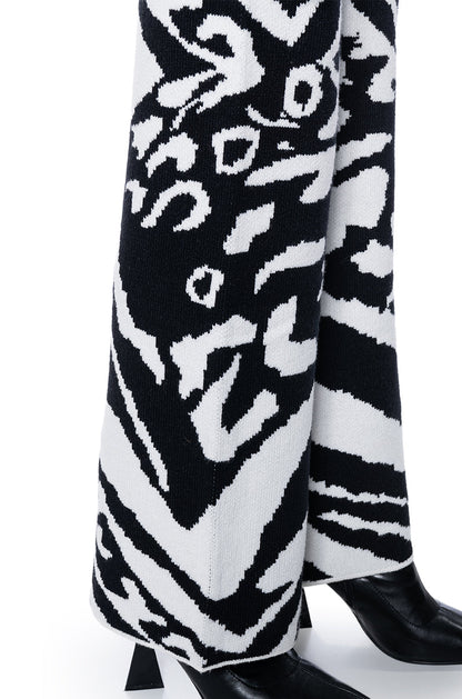 INDECISIVE FLARE LEG KNIT SWEATPANT