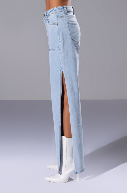 LASTING LOVER HIGH RISE SIDE SLIT JEANS