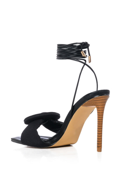 LAYLA BUCKLE SANDAL IN BLACK