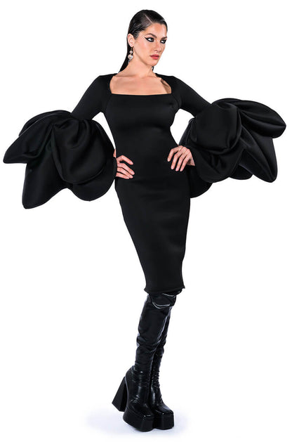 MADDI EXTREME SLEEVE MIDI DRESS