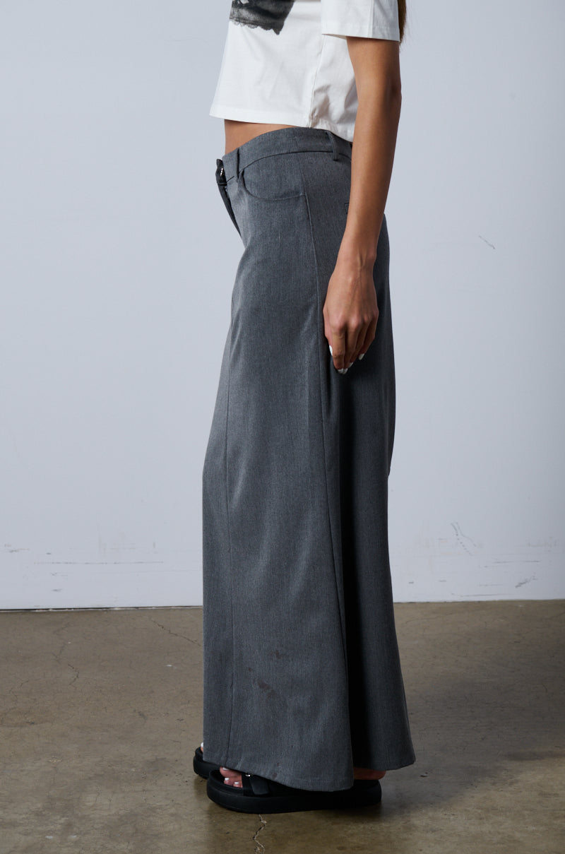 MINIMAL ELEGANCE WOVEN MAXI SKIRT