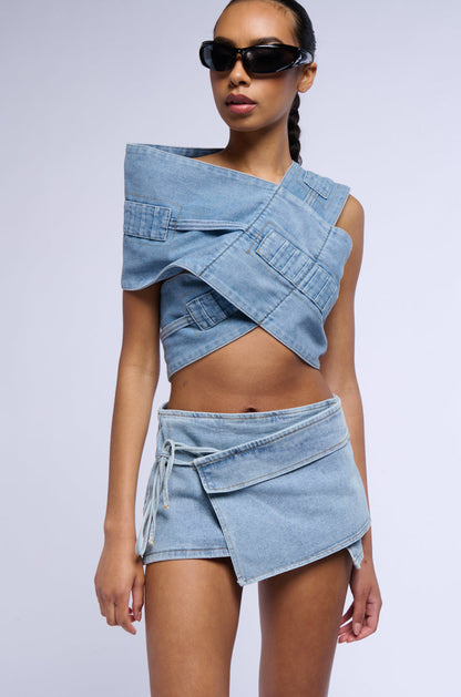 NO SHOW CROP DENIM VEST TOP